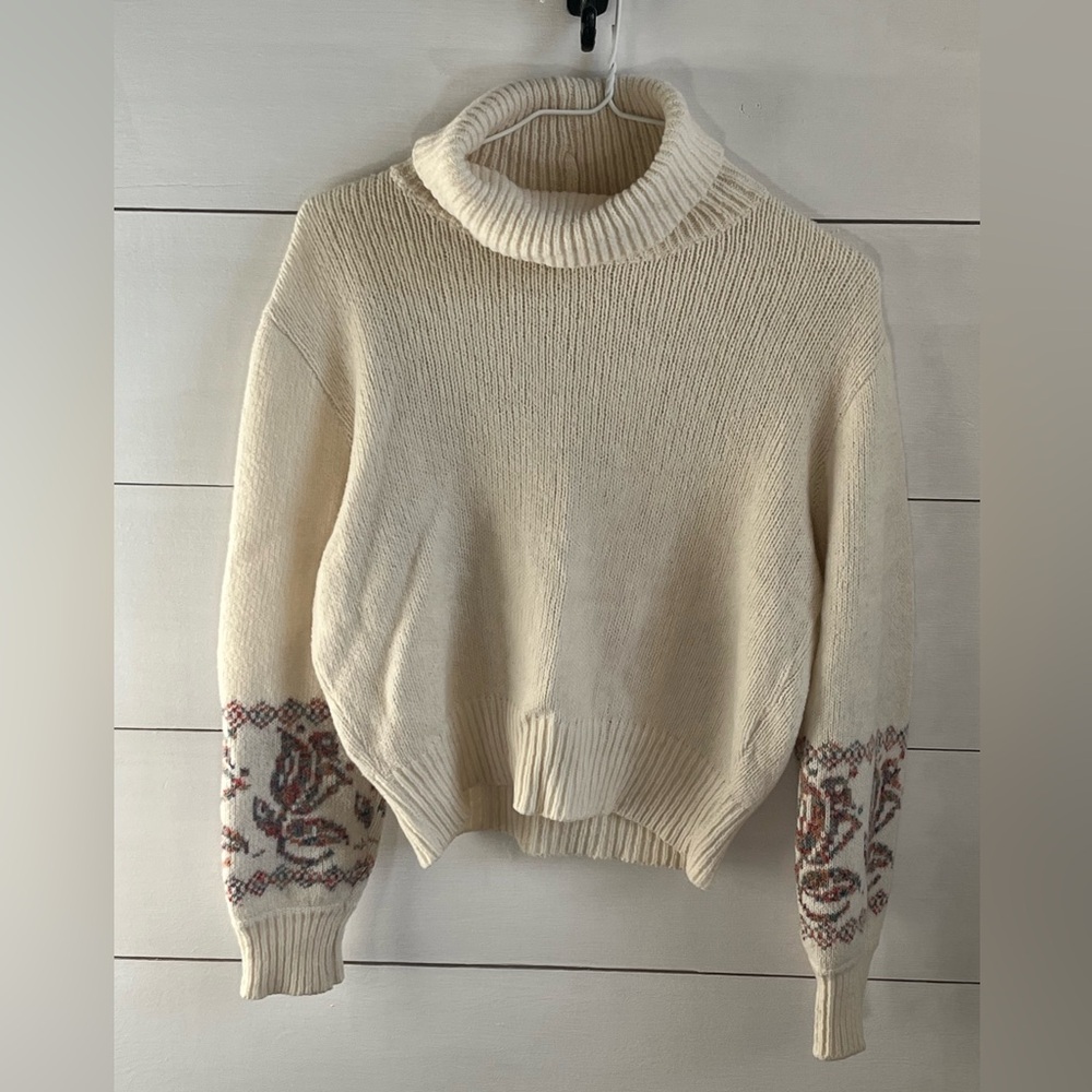 Vintage Cream Turtleneck Sweater with Patterned Sleeves
